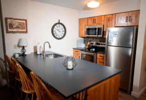 Mountain Lodge at Okemo-1Br Fireplace & Updated Kitchen condo Ludlow